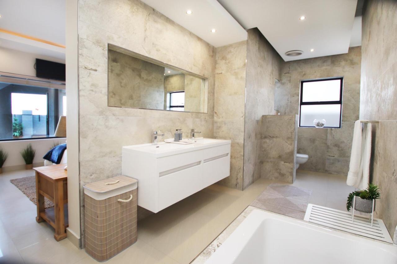 Bed & Breakfast C' La Vie Luxury