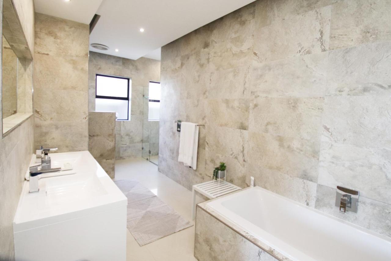 C' La Vie Luxury Bed & Breakfast Melkbosstrand