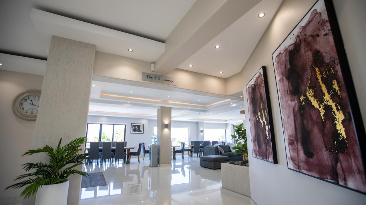 Bed & Breakfast C' La Vie Luxury 4*